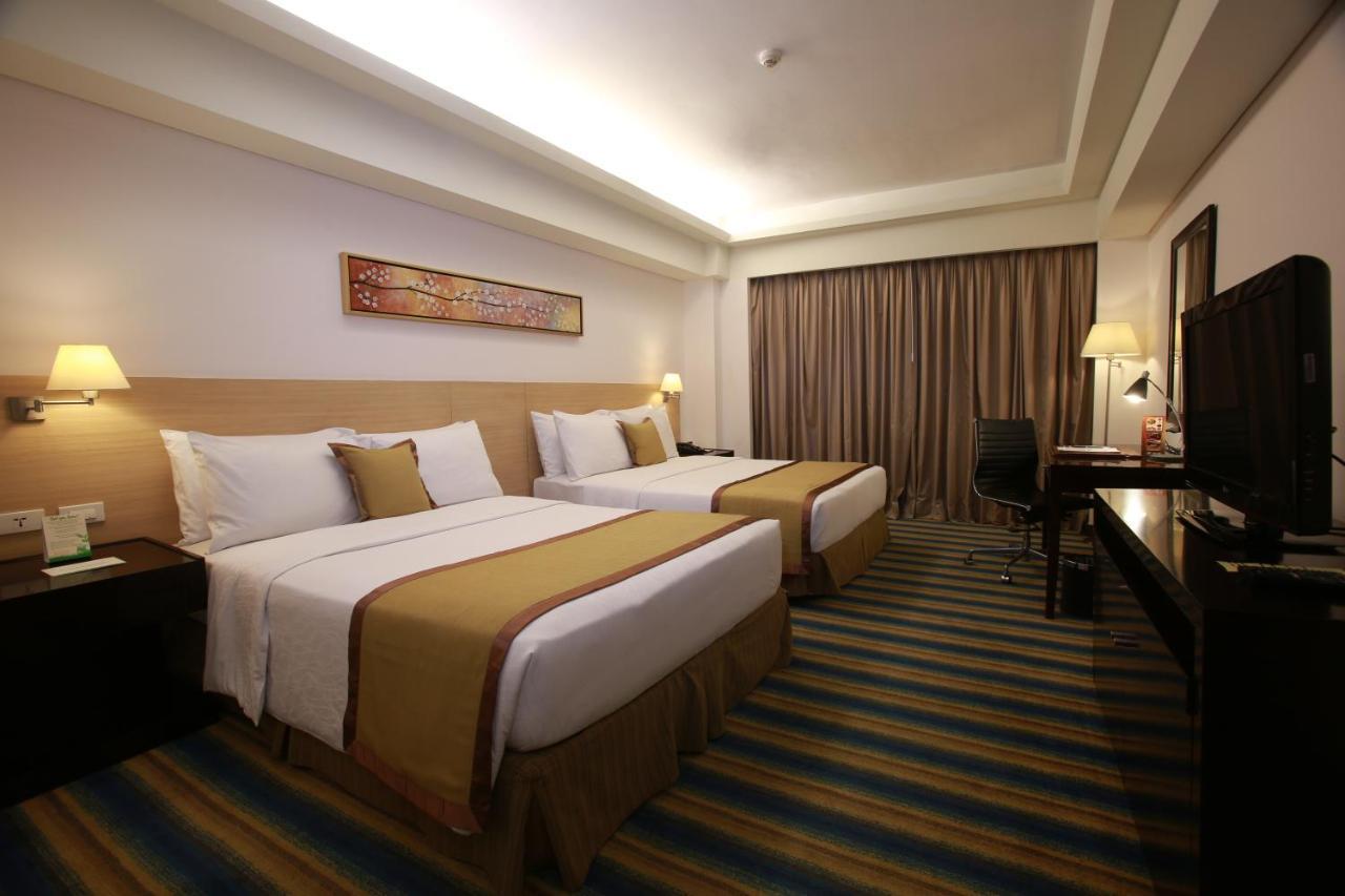 Luxent Hotel Ciudad Quezon Exterior foto